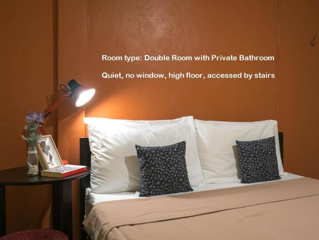 Chan Cha La 99 Hostel Бангкок Екстер'єр фото